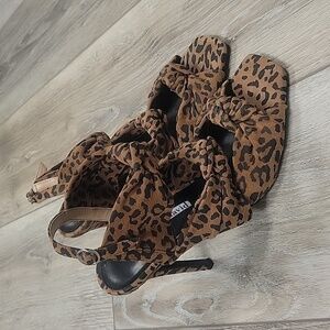 Charles David 6 1/2 Vinnie Knotted Slingback  Leopard Print Stiletto Sandal